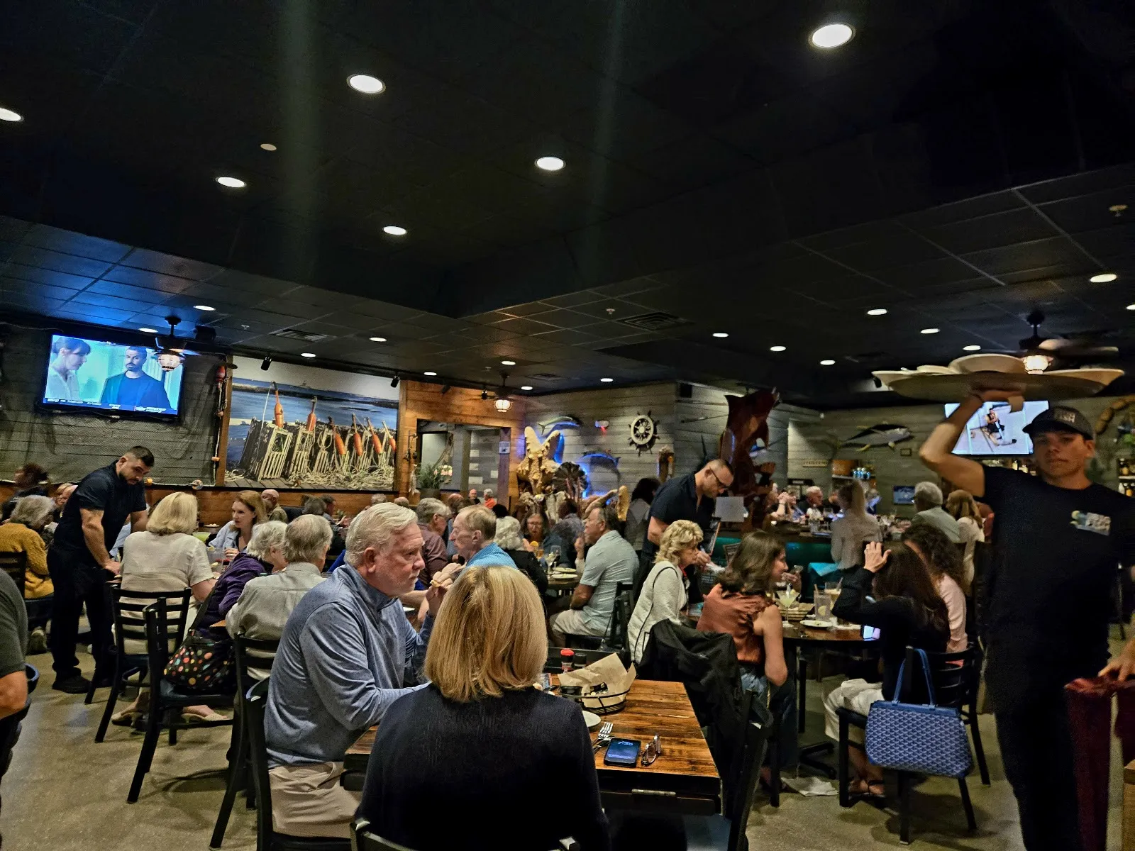 A full dining room at Mr. Big Fish